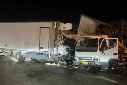 Νεκρός ο ένας οδηγός στο τροχαίο στον Κηφισό: Στο όχημά του έπεσε φορτηγό από το αντίθετο ρεύμα