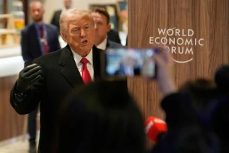 Τραμπ ανακοίνωσε συμφωνία για την Γροιλανδία - Απέσυρε τους δασμούς σε ευρωπαϊκές χώρες