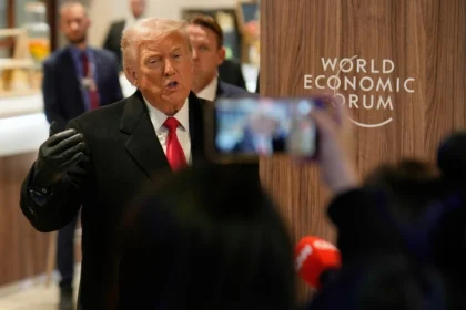 Τραμπ ανακοίνωσε συμφωνία για την Γροιλανδία - Απέσυρε τους δασμούς σε ευρωπαϊκές χώρες