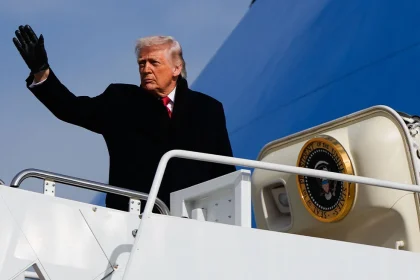 Έφτασε ο Τραμπ στο Νταβός, στη σκιά της διεκδίκησης της Γροιλανδίας - Σήμερα η ομιλία του, ακυρώθηκε η συνάντηση με Μερτς