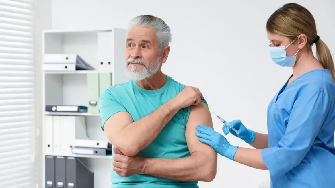 Το εμβόλιο που καθυστερεί τη γήρανση στους 70χρονους