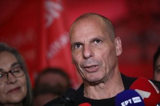 Η αστυνομία στέλνει στον εισαγγελέα το βίντεο Βαρουφάκη για τις δηλώσεις περί ναρκωτικών