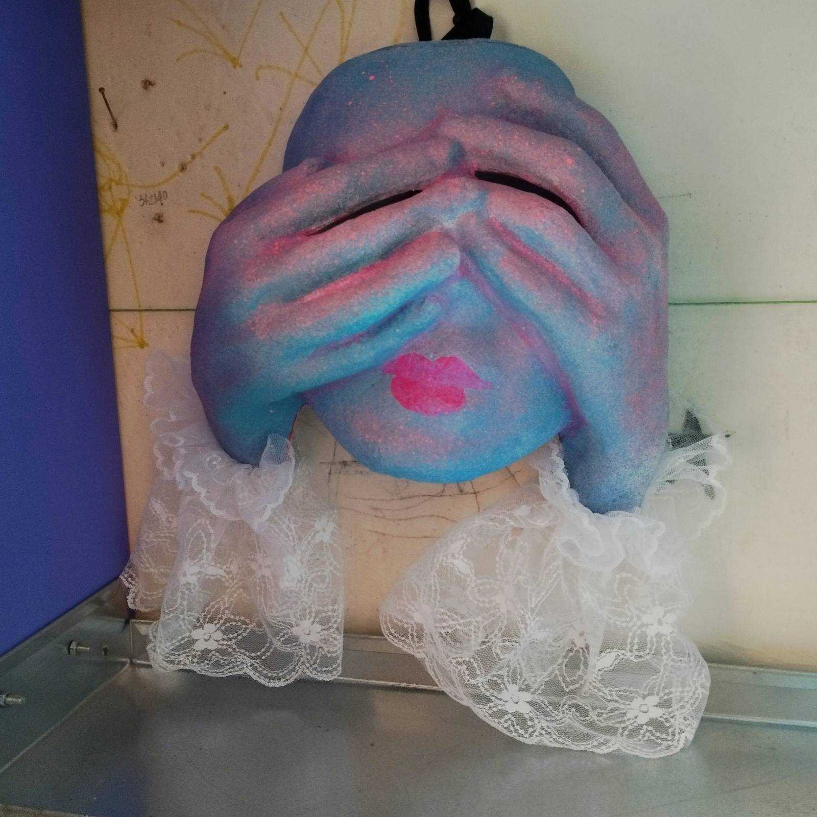 Έκθεση μάσκας της Βασιλικής Κασπίρη «My mum is a maker!», στο Mosaic Hub