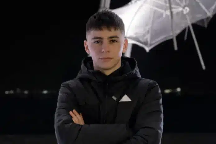 Πάτρα: "Λύγισαν" στην κηδεία του 19χρονου Νικόλα - ΦΩΤΟ