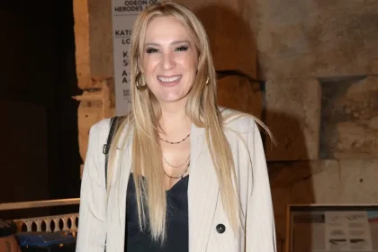 Βίκυ Καρατζόγλου: «Όταν δημιουργήθηκε το Μetoo μπορέσαμε και κάναμε την κουβέντα αυτή με την κόρη μου»