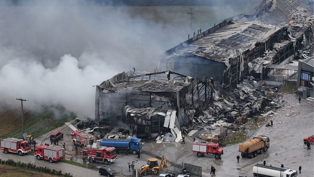 Τραγωδία στη «Βιολάντα»: Ενώπιον του εισαγγελέα οι 3 συλληφθέντες για την έκρηξη με τις 5 νεκρές εργαζόμενες