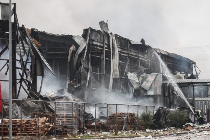 Διαρροή προπανίου σε φθαρμένο υπογειοποιημένο σωλήνα στη Βιολάντα - Αναμένονται ανακοινώσεις από την Πυροσβεστική