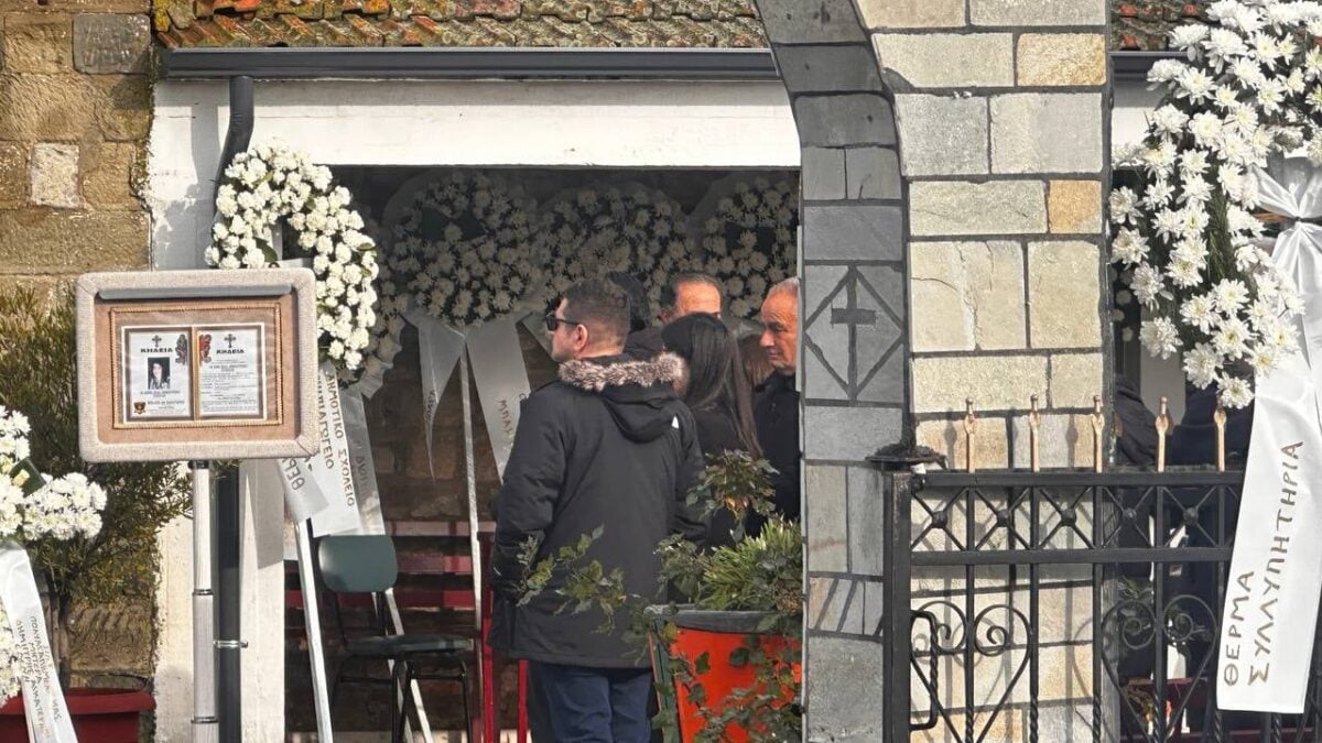 Τραγωδία στη Βιολάντα: Βουβός πόνος στο τελευταίο αντίο στην 56χρονη Αναστασία Νάσιου