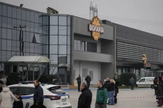 Συνελήφθη ο ιδιοκτήτης του εργοστασίου Βιολάντα και ακόμη δύο στελέχη μετά την τραγωδία στα Τρίκαλα - Βρέθηκε τρύπα σε σωλήνες προπανίου