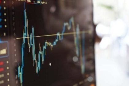 Ανθεκτικά τα ελληνικά ομόλογα μετά τον «σεισμό» στην αγορά της Ιαπωνίας - Άνοδος αποδόσεων σε Ευρώπη και Ελλάδα