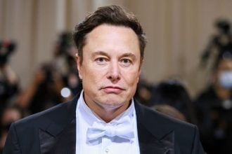 Ο Ίλον Μασκ διεκδικεί “αθέμιτα κέρδη” 134 δισεκατομμυρίων δολαρίων από την OpenAI και τη Microsoft