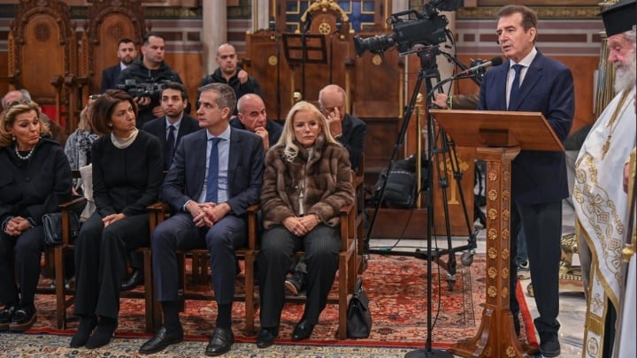 Μ. Χρυσοχοΐδης: Διατηρούμε ζωντανή τη μνήμη των θυμάτων της τρομοκρατίας