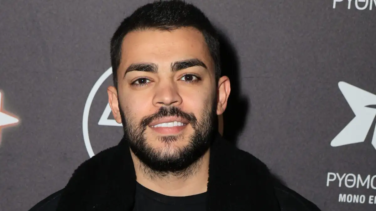 Χρήστος Σαντικάι: Δούλευα βοηθός σερβιτόρου στα μαγαζιά που τραγουδούσε ο Νίκος Οικονομόπουλος