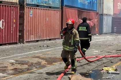 Ένας νεκρός και 14 τραυματίες από την έκρηξη στο λιμάνι της Μπαντάρ Αμπάς του Ιράν