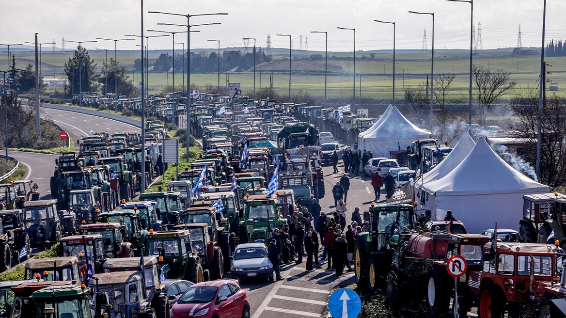 Αγρότες: Κλιμάκωση με 48ωρο αποκλεισμών και πανελλαδική το σαββατοκύριακο εισηγούνται στο μπλόκο της Νίκαιας - Μαρινάκης: Δεν θα επιτρέψουμε να κοπεί η χώρα στα δύο