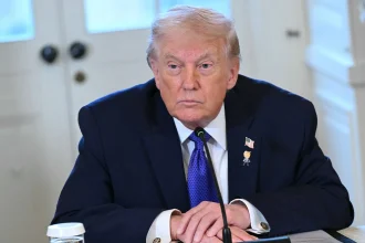 Ο Τραμπ προειδοποιεί την Κούβα: Κάντε μία συμφωνία με τις ΗΠΑ «πριν να είναι πολύ αργά»