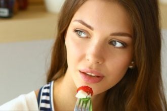 Τροφές που βοηθούν το σώμα να επανέλθει μετά τις γιορτές