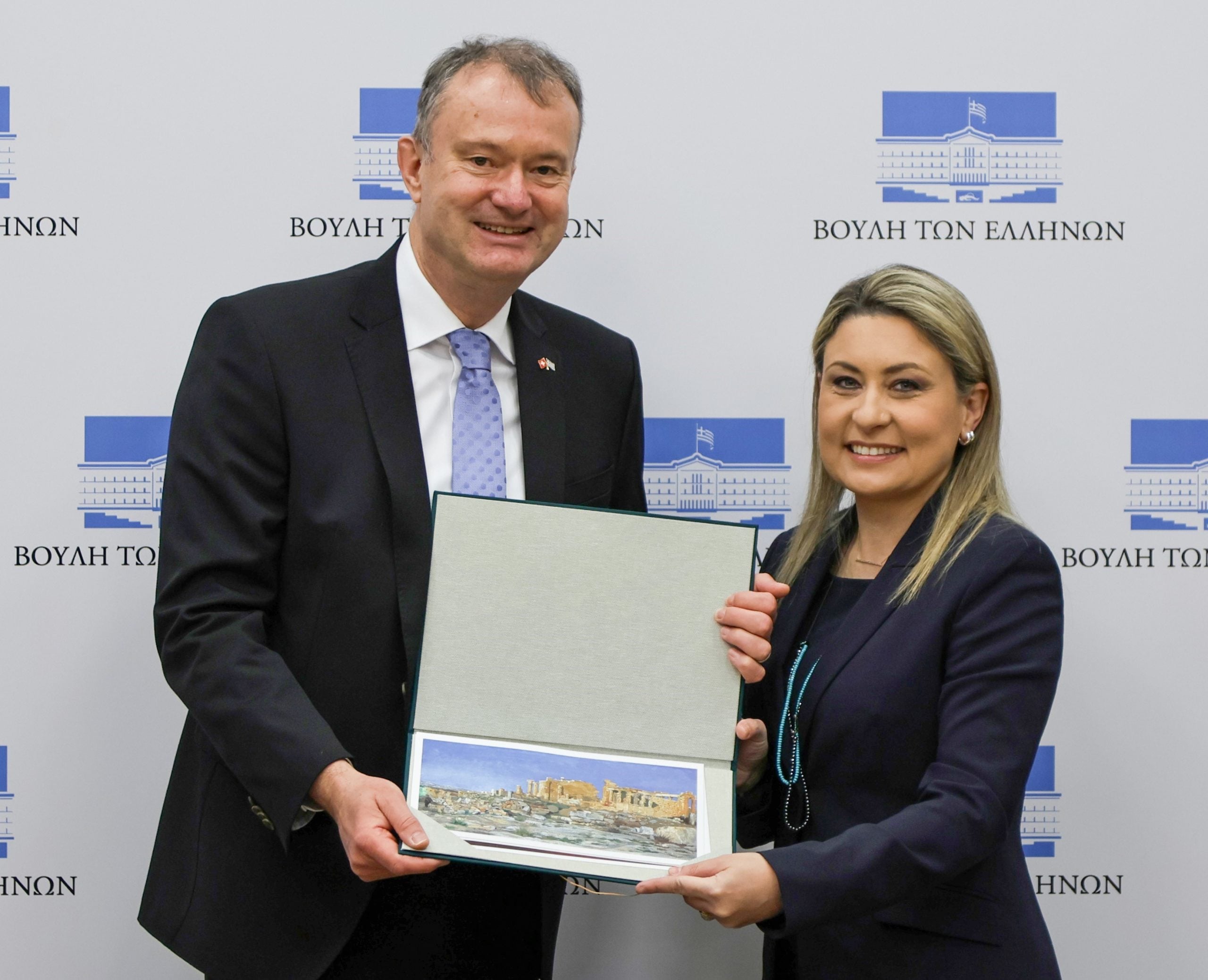 Χριστίνα Αλεξοπούλου: Συνάντηση με τον Πρέσβη της Ελβετίας στην Αθήνα