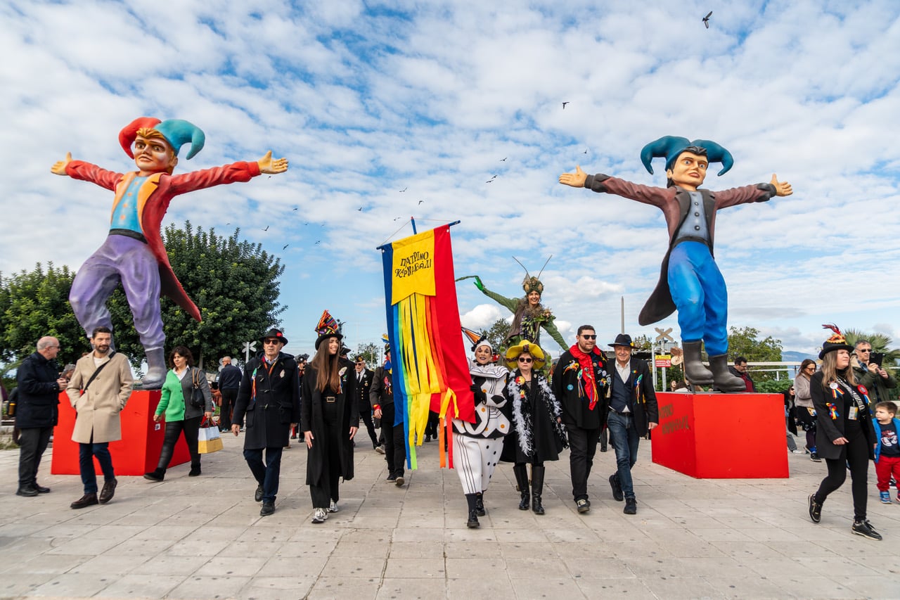 Πάτρα: Παράδοση καρναβαλικού λαβάρου στο Δημαρχείο