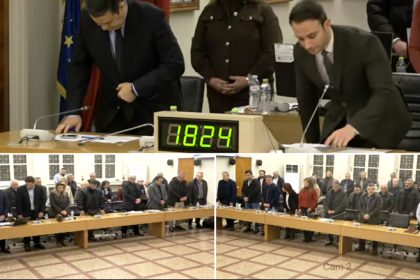 Σε βαρύ κλίμα η συνεδρίαση του Δημοτικού Συμβουλίου Αγρινίου - Ενός λεπτού σιγή για τον αδικοχαμένο κοινοτάρχη του Λιθοβουνίου
