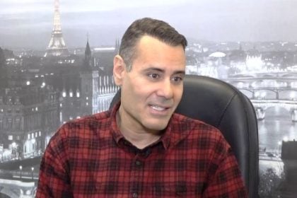 Νίκος Γεωργιάδης: «Υπάρχει έντονο “φλερτ” παρουσιάστριας με έτερο σταθμό που μπορεί να οδηγήσει σε “γάμο”»