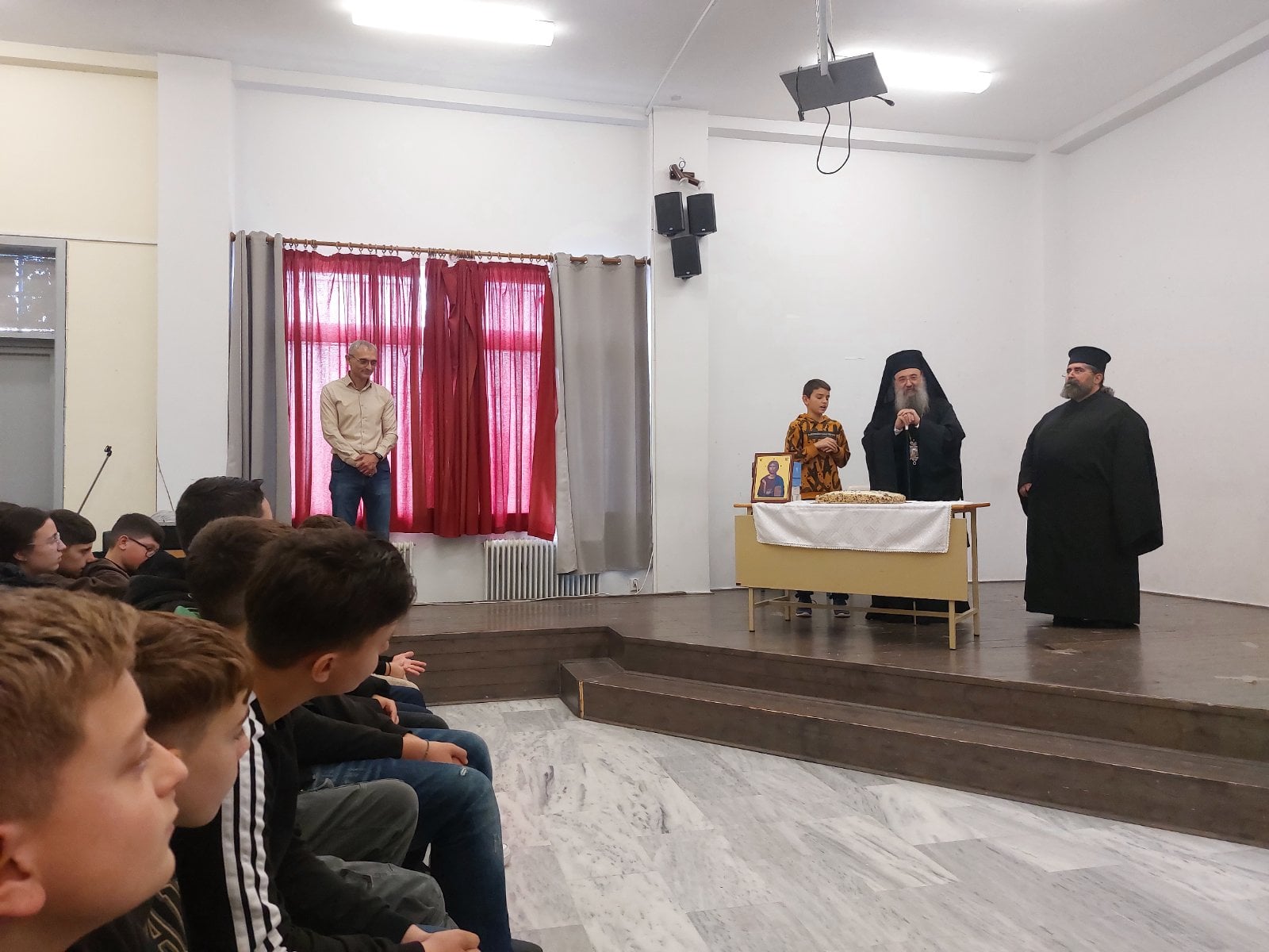 Γυμνάσιο Σαραβαλίου: Κοπή της πρωτοχρονιάτικης πίτας την Ημέρα των Τριών Ιεραρχών