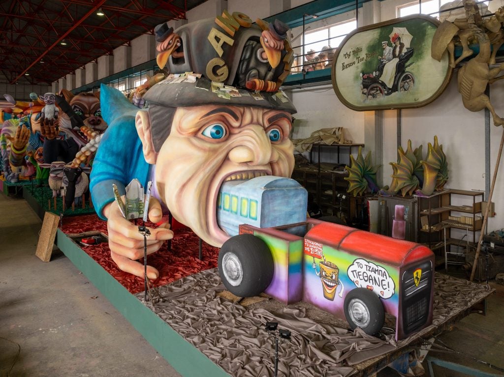 Πατρινό Καρναβάλι 2026: Ο Βασιλιάς «Διόνυσος» και τα άρματα που θα τον ακολουθήσουν (ΦΩΤΟ)