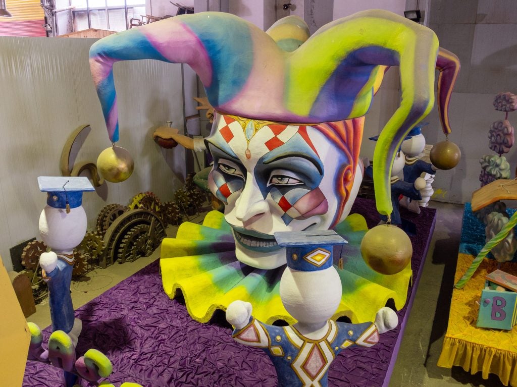 Πατρινό Καρναβάλι 2026: Ο Βασιλιάς «Διόνυσος» και τα άρματα που θα τον ακολουθήσουν (ΦΩΤΟ)