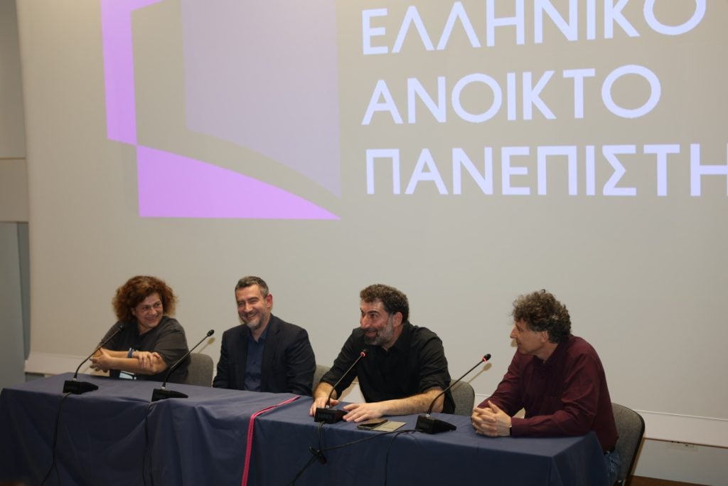 Το Ελληνικό Ανοικτό Πανεπιστήμιο αναγόρευσε τον Γιάννη Οικονομίδη σε Επίτιμο Διδάκτορα 