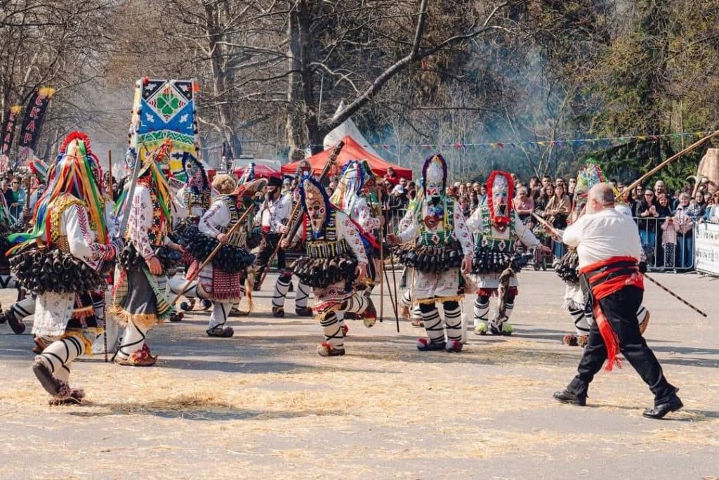 Πατρινό Καρναβάλι: Το πρόγραμμα των σημερινών εκδηλώσεων - Παραδοσιακή παρέλαση στις 12μ