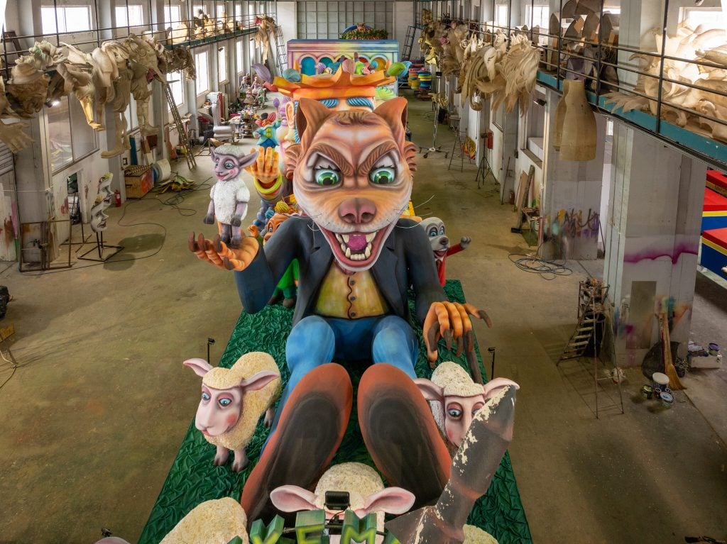 Πατρινό Καρναβάλι 2026: Ο Βασιλιάς «Διόνυσος» και τα άρματα που θα τον ακολουθήσουν (ΦΩΤΟ)