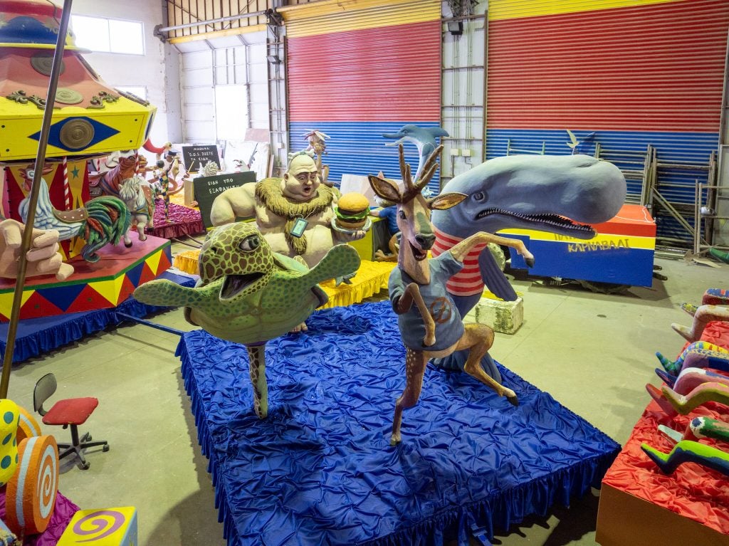 Πάτρα: Περίπου 20.000 μικροί καρναβαλιστές ετοιμάζονται για το φινάλε - Τα άρματα και η σειρά παρέλασης της Κυριακής