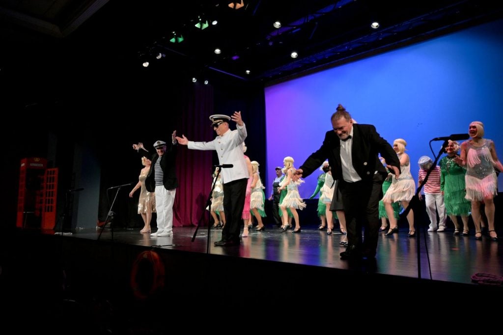 Οι ΣΦήΓΚΕΣ έκλεψαν τις εντυπώσεις στην πρεμιέρα του «Μερικοί το προτιμούν… Ξανθό» - Με ενθουσιασμό και θερμό χειροκρότημα η υποδοχή από το κοινό