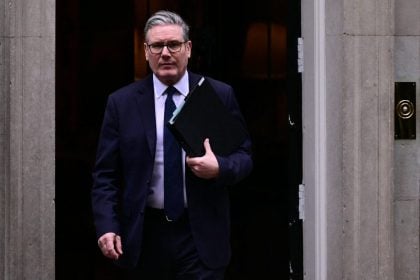 Βρετανία: Έρευνα της σχέσης του Έπσταϊν με τον πρώην υπουργό Πίτερ Μάντελσον ζητά ο Κιρ Στάρμερ