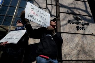 «Σκοτεινές ημέρες» για την Washington Post: Αντικαταστάθηκε ο επικεφαλής εν μέσω θύελλας απολύσεων