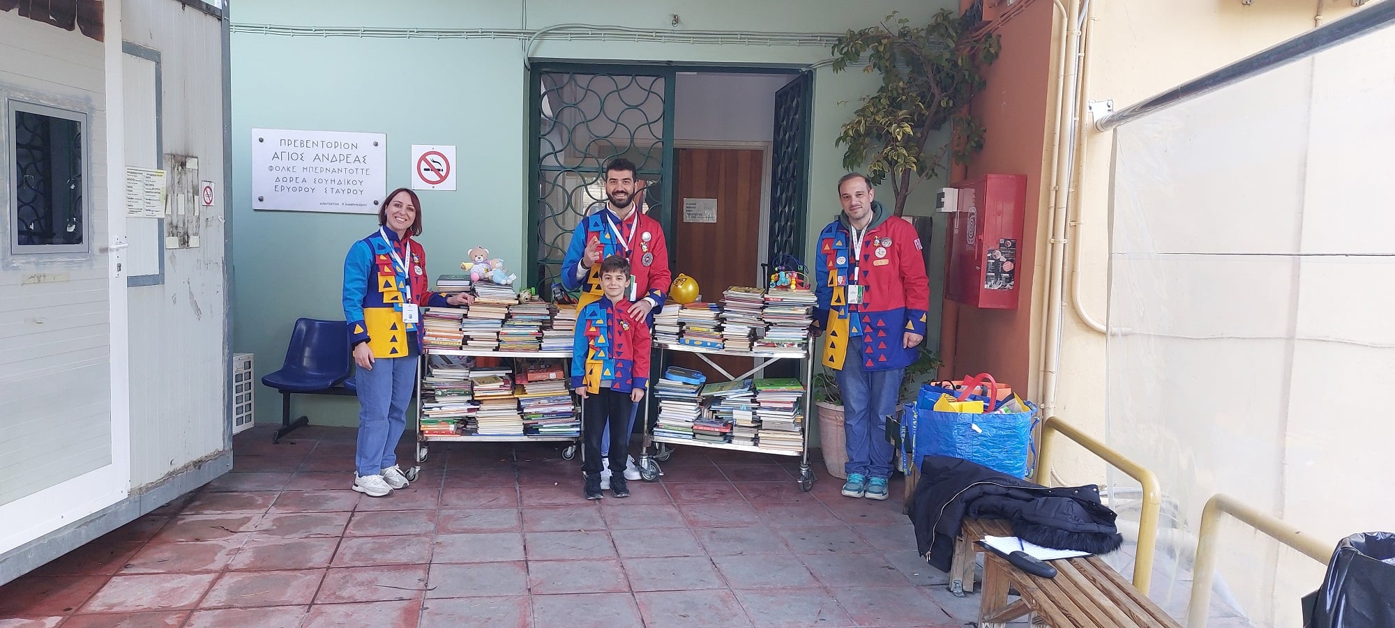"Του Κουτιού τα Παραμύθια" έφεραν 370 παιδικά βιβλία στο Καραμανδάνειο