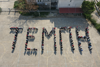 Δράση μνήμης από το 2ο Γυμνάσιο Παραλίας Πατρών για την τραγωδία των Τεμπών