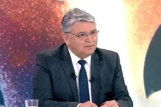Δημήτρης Νατσιός: «Μετά χαράς θα δεχόμασταν την Μαρία Καρυστιανού στη Νίκη» - Τι είπε για ελληνοτουρκικά, θρησκεία & τις κόντρες στη Βουλή