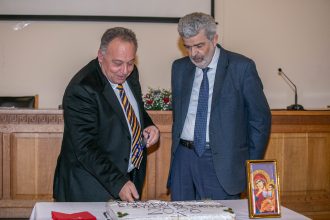 Κόπη πίτας από τον Εμπορικό Σύλλογο Πατρών - ΦΩΤΟ