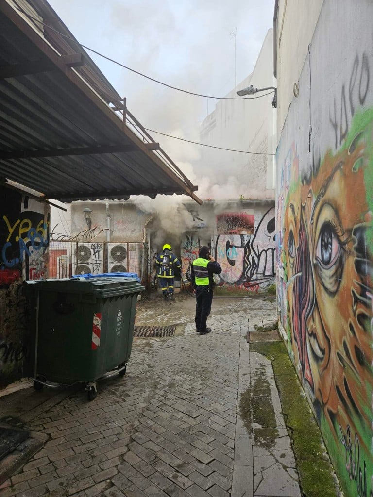 Αγρίνιο: Μεγάλη φωτιά στο κέντρο της πόλης ΦΩΤΟ-ΒΙΝΤΕΟ