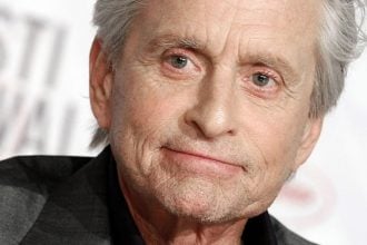 Ο Μάικλ Ντάγκλας θα κυκλοφορήσει τα απομνημονεύματά του τον Οκτώβριο