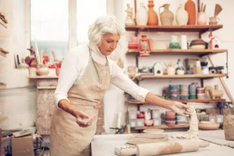 Πόσο αλλάζει ο άνθρωπος μετά τα 60; Μελέτη φέρνει την ανατροπή