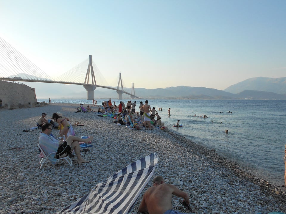 Πάτρα: Απαγόρευσαν το κολύμπι στο Ρίο με απόφαση του 2004 ! Έντονες αντιδράσεις των κατοίκων