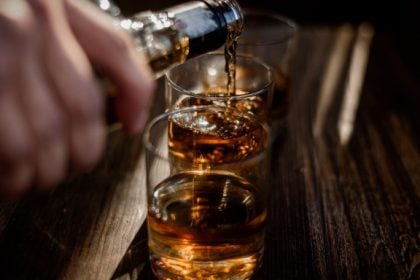 Ανήλικος μεταφέρθηκε μεθυσμένος στο Κέντρο Υγείας Ακράτας – Συνελήφθη ο πατέρας του