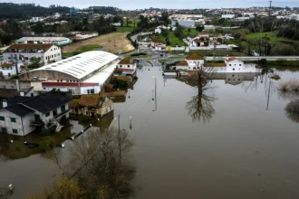 Πορτογαλία: Πακέτο βοήθειας ύψους €2,5 δισ. ανακοίνωσε η κυβέρνηση μετά το καταστροφικό πέρασμα της καταιγίδας Κριστίν