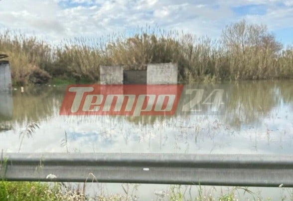 Ηλεία: Δεν έχει τέλος ο εφιάλτης της κακοκαιρίας - Εγκλωβίστηκαν μέσα στα σπίτια τους από υπερχείλιση ποταμού ΦΩΤΟ