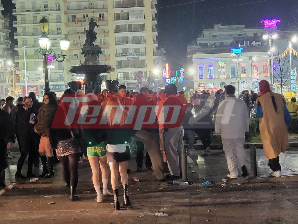 Ώρα 6.30 ξημερώματα: Η Πάτρα δεν έχει σταματήσει να χορεύει - Χιλιάδες κόσμου στο κέντρο ΦΩΤΟ