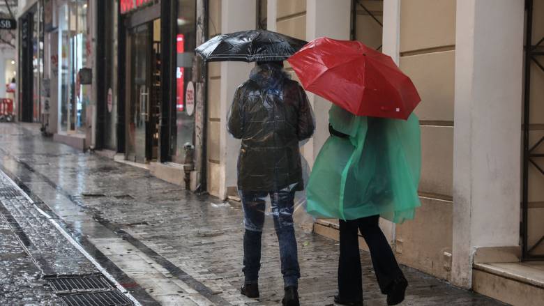 Καιρός: Καταιγίδες και ισχυροί άνεμοι από το βράδυ στα δυτικά – Αφρικανική σκόνη και πορτοκαλί προειδοποίηση για 5 περιοχές