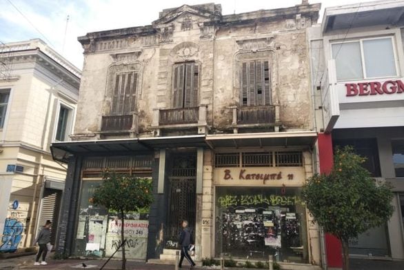 Τα ετοιμόρροπα μπαλκόνια της Πάτρας δεν είναι ατύχημα, είναι αποτέλεσμα πολιτικής αδιαφορίας