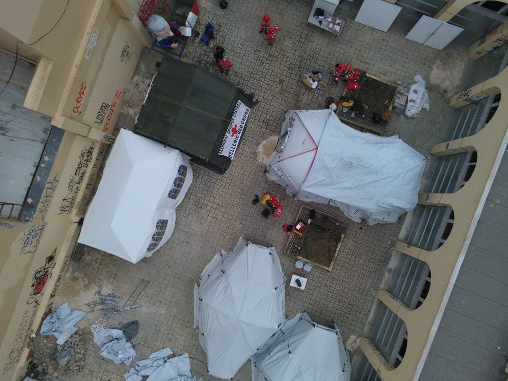 Σε θέση μάχης και φέτος ο Ερυθρός Σταυρός - 180 εθελοντές και έμπειρο νοσηλευτικό προσωπικό στο Καρναβάλι της Πάτρας, σταθμός πρώτων βοηθειών στον "Έσπερο" (ΦΩΤΟ)